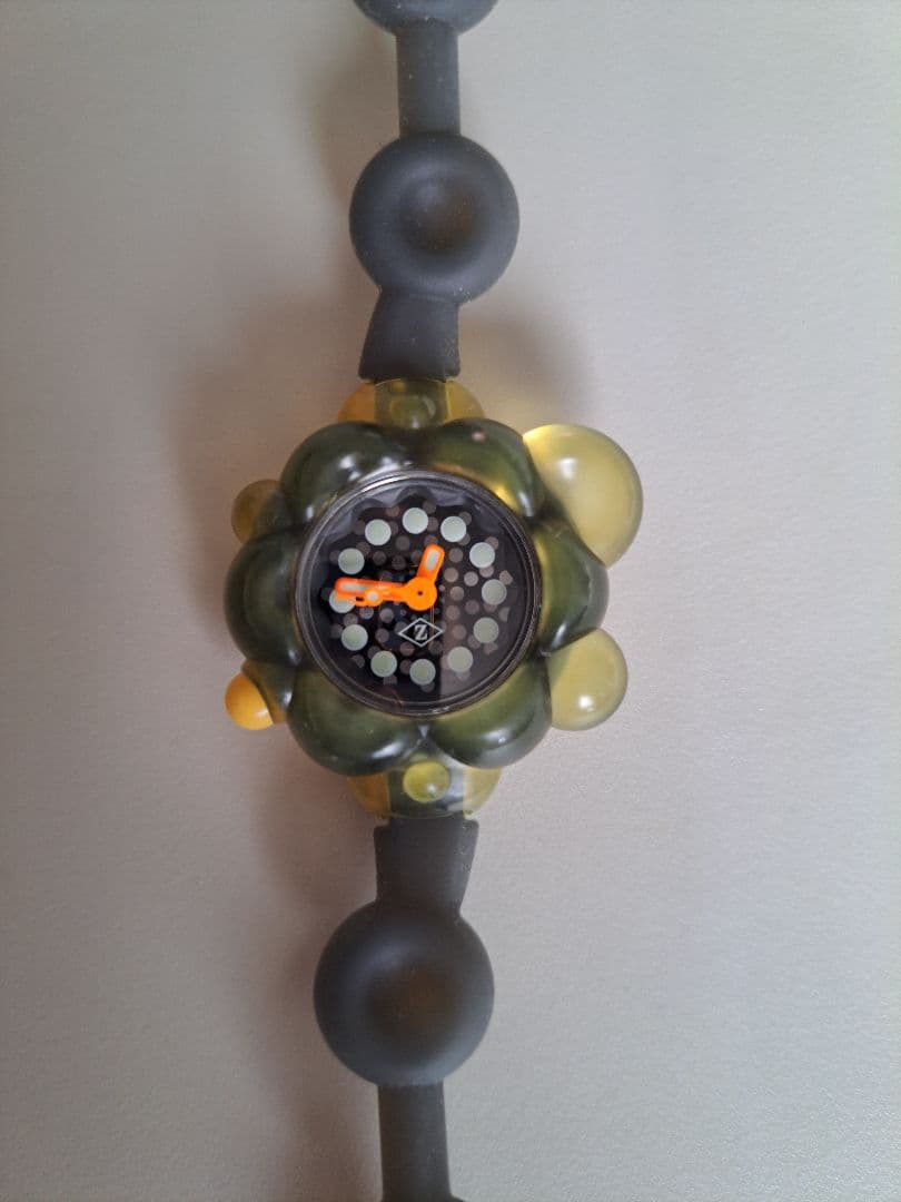 CABANE de ZUCCA 腕時計 赤血球　黒