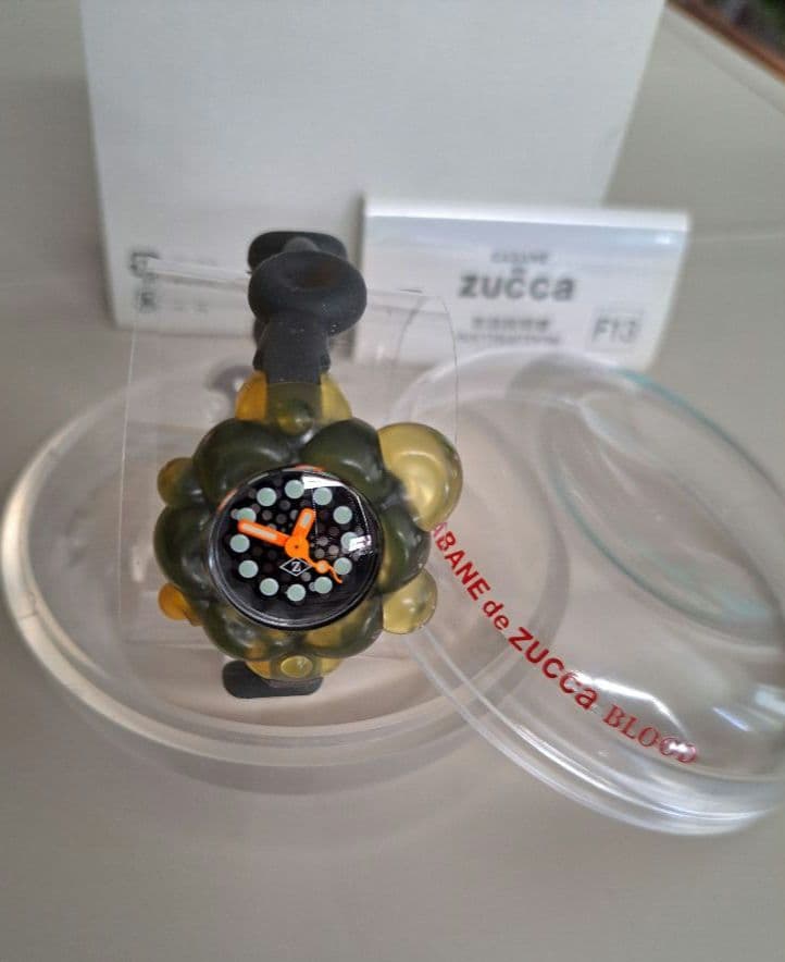 CABANE de ZUCCA 腕時計 赤血球　黒