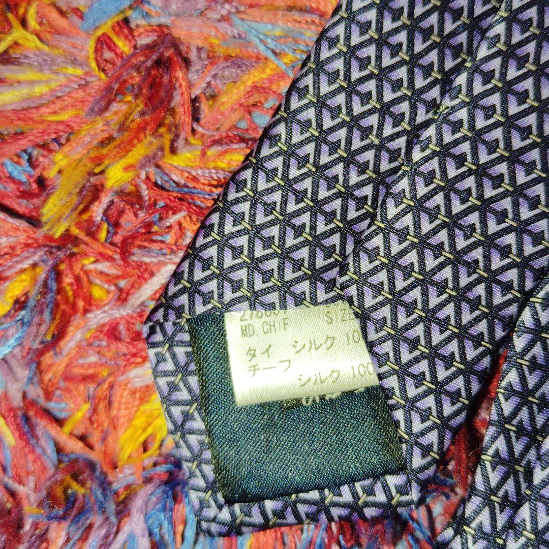 新品　LANVIN 幾何学模様 シルクネクタイ　ポケットチーフ　セット