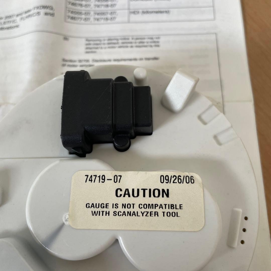 ハーレー純正コンビネーションメーター　タコメーター07以降flhr fxst