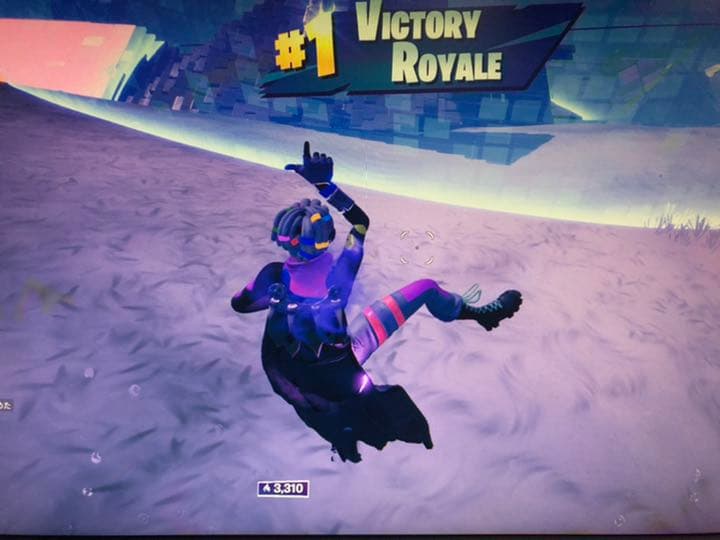 PS4Pro ゲーミングモニター ヘッドホン