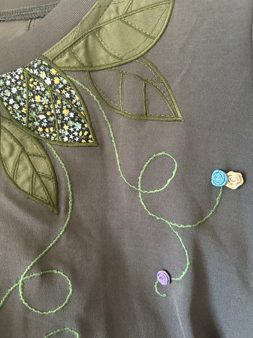 極美品　トクコプルミエヴォル（TOKUKO 1er VOL）刺繍入り　チュニック