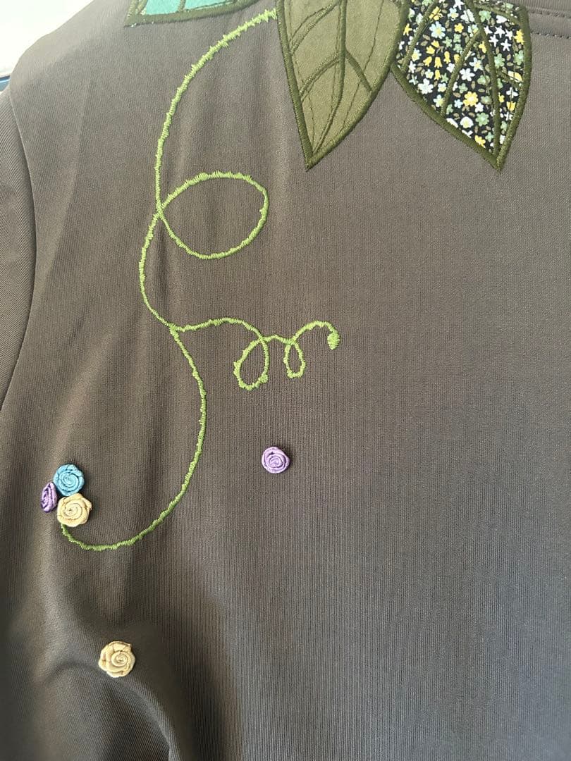 極美品　トクコプルミエヴォル（TOKUKO 1er VOL）刺繍入り　チュニック