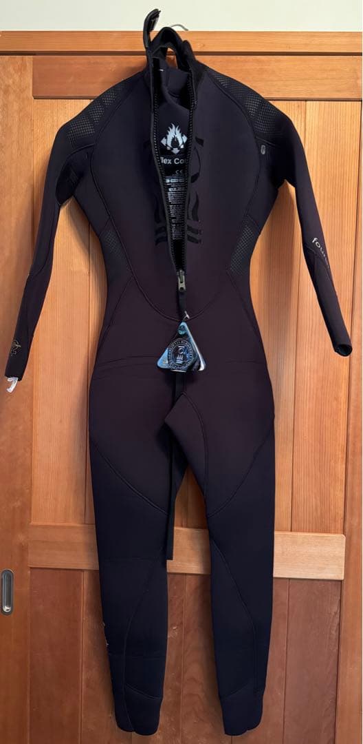新品 Fourthelement フォースエレメント 7mmウェットスーツ