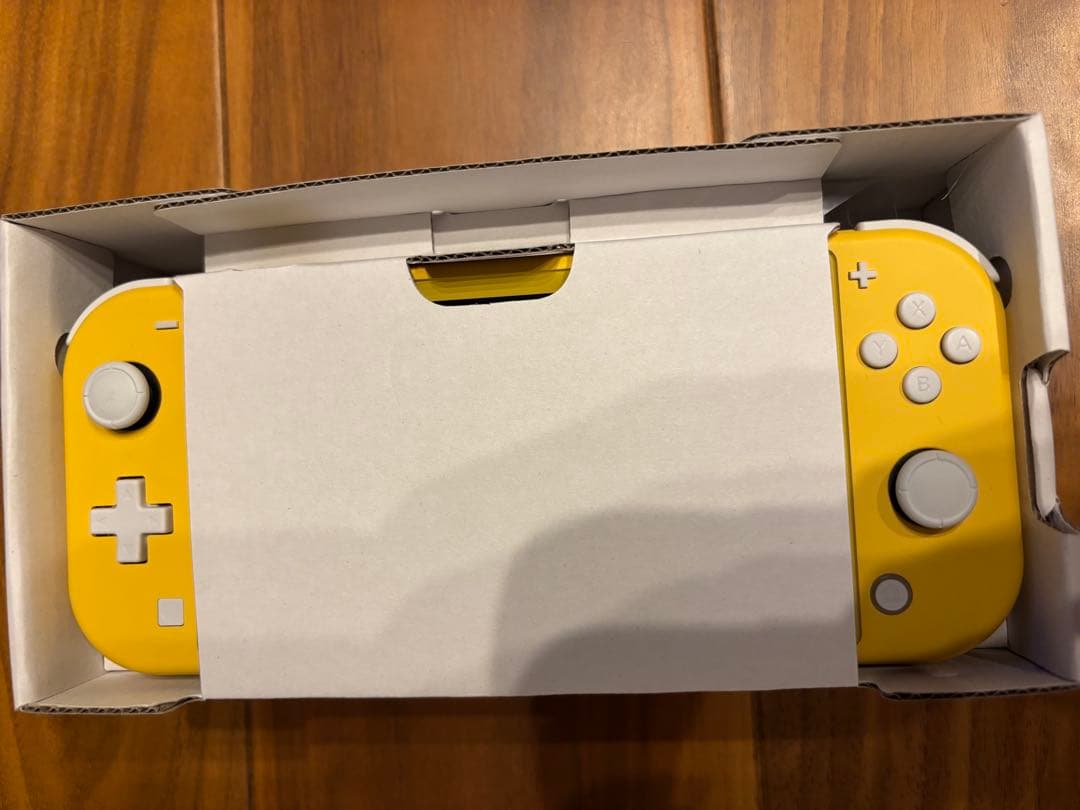 Nintendo Switch Liteイエロー 本体