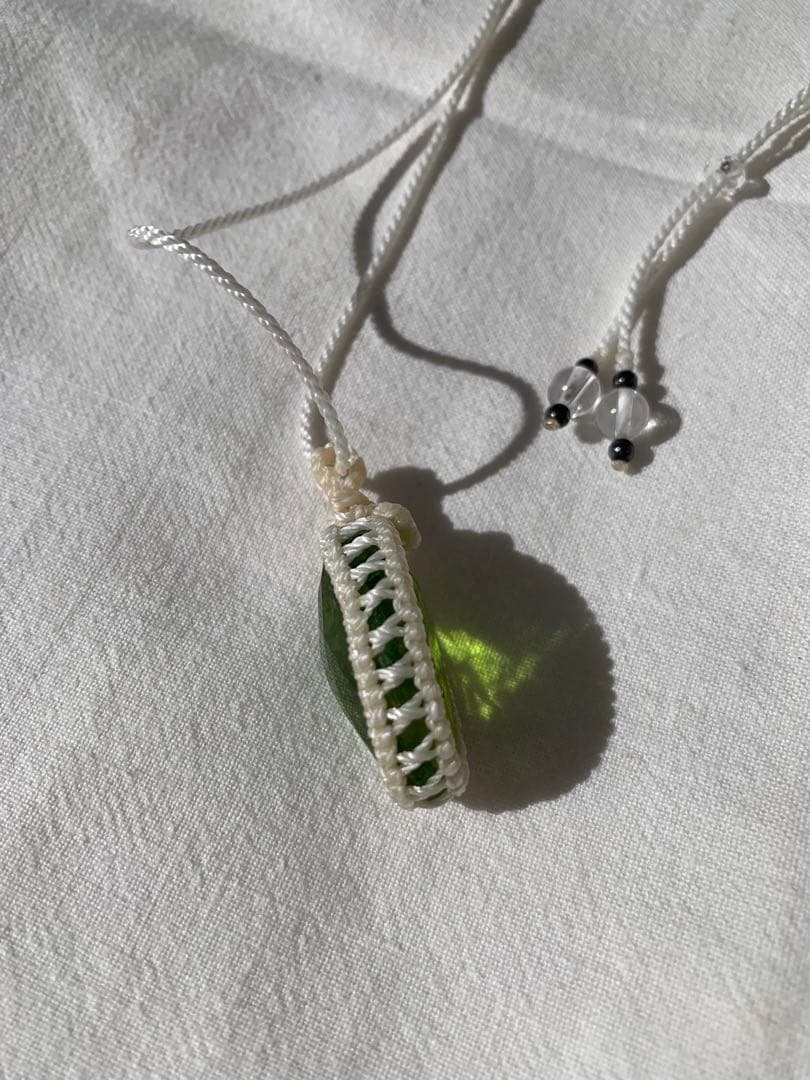 ペリドット天然石オーバルカットペンダント