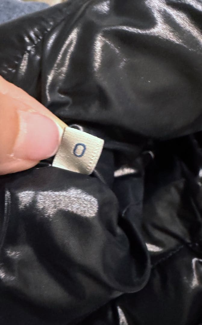 モンクレールダウンベストブラック0サイズ美品です
