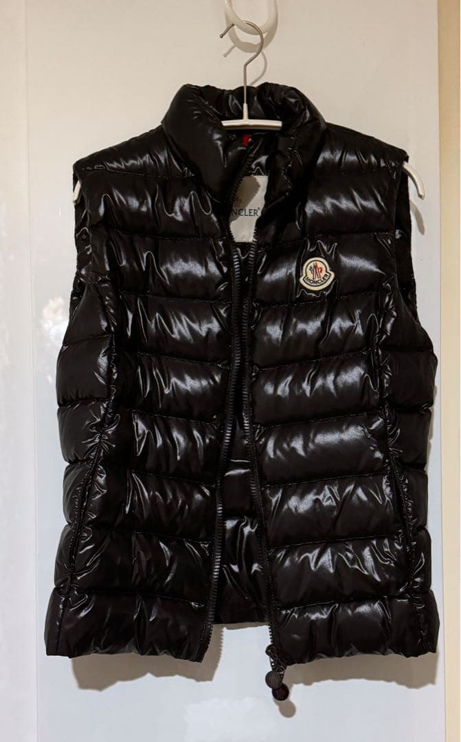 モンクレールダウンベストブラック0サイズ美品です