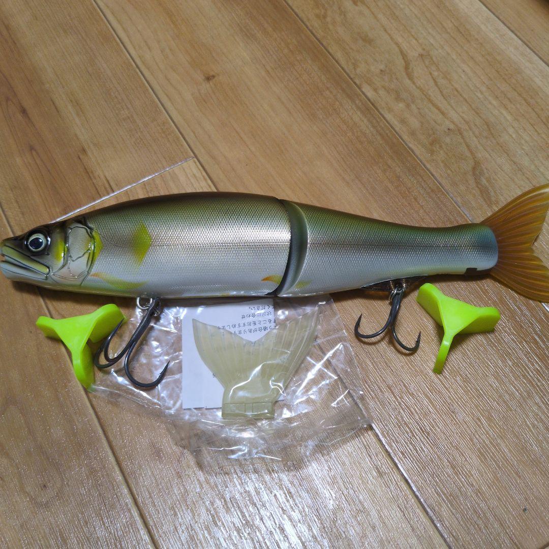 ジョインテッドクロー 尺ワン 303　スローフローティング　龍神鮎だと思われます