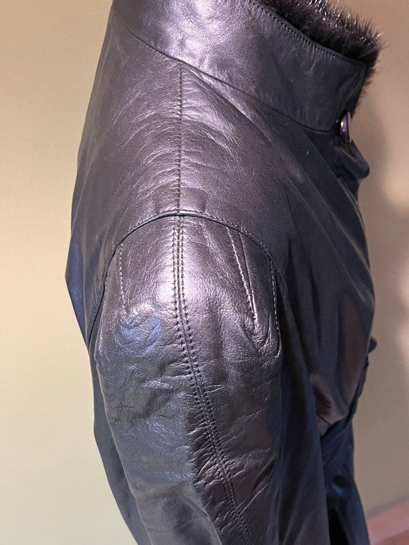 ミンク襟付 牛革スタンドカラー衿ロングコート（カーフレザー）