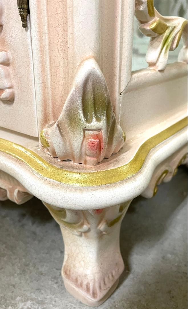 ロココ調ピンクのフラワーモチーフキャビネット 美品