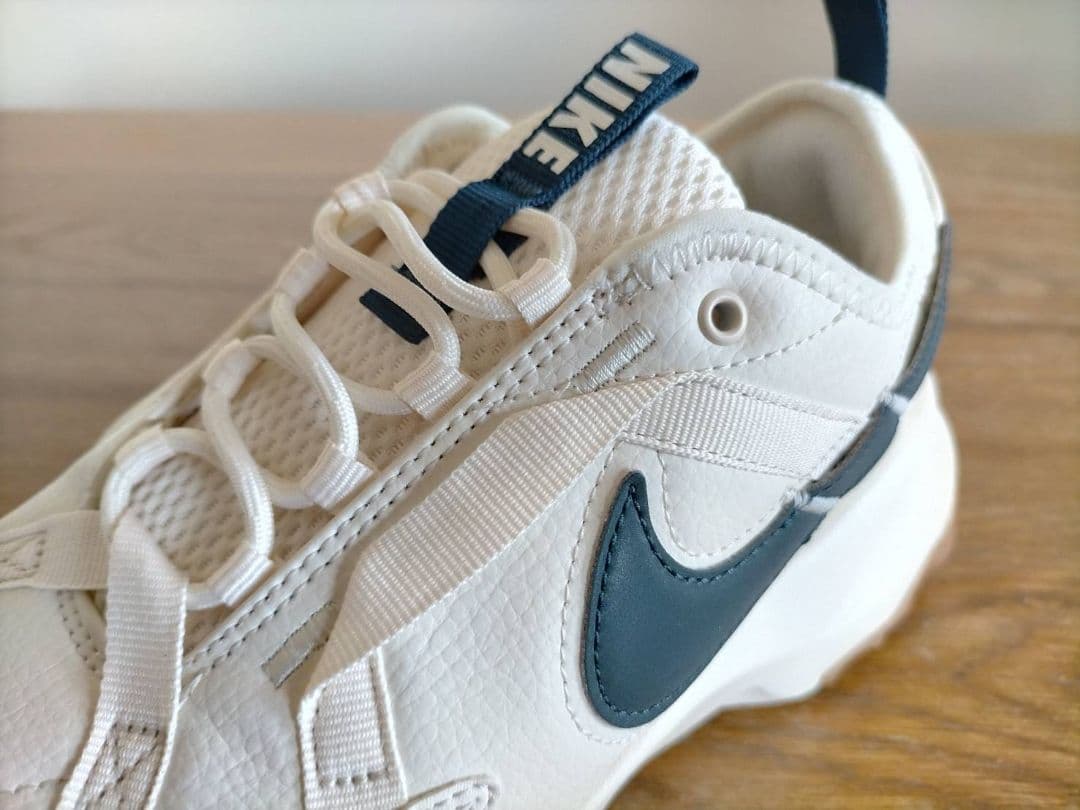 NIKE　ナイキ　 TC 7900　アイボリー×ネイビー　25.0cm