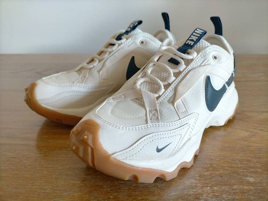 NIKE　ナイキ　 TC 7900　アイボリー×ネイビー　25.0cm