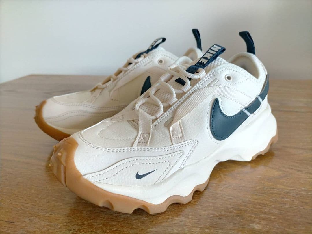NIKE　ナイキ　 TC 7900　アイボリー×ネイビー　25.0cm