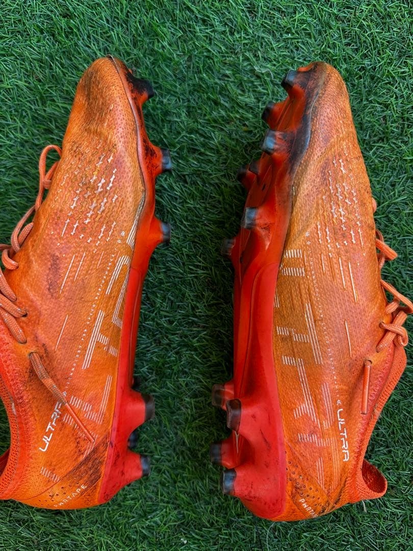 Puma サッカーシューズ オレンジ スパイク