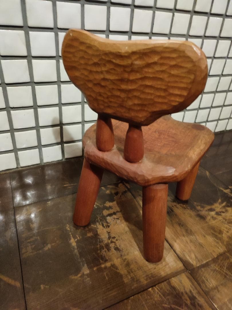 手彫り◆斎藤望の小さな木の椅子