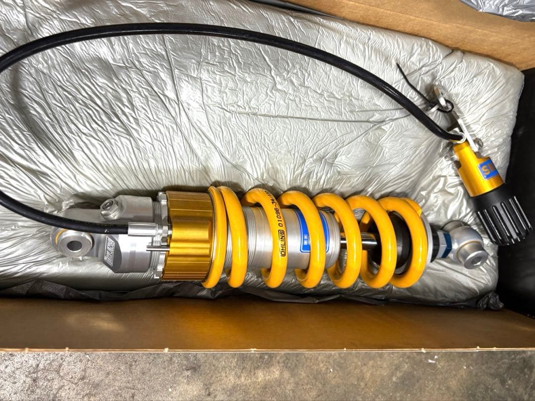 z900rs オーリンズ サスペンション KA739