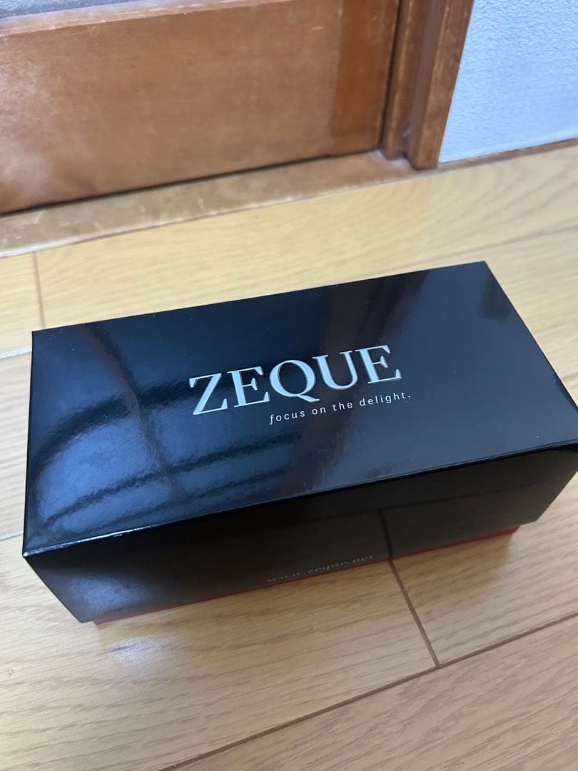 Zeque（ゼクー）　STELTH（ステルス）サングラス 持ち運びケース付き