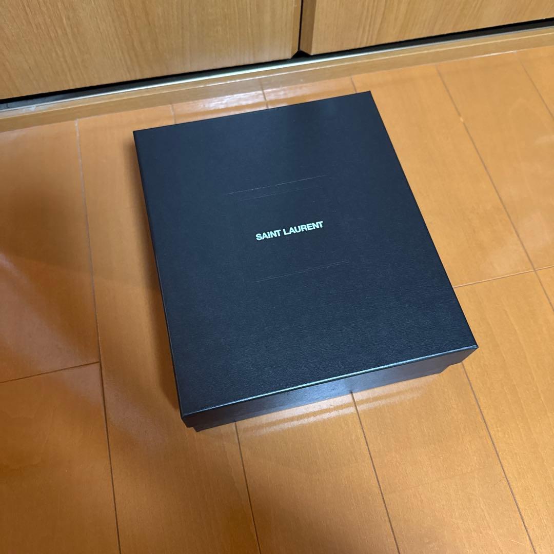 新品未使用　阪急梅田本店購入　SAINT LAURENT ベージュチェーンバッグ
