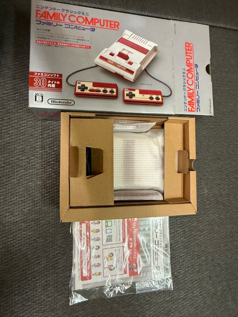 Nintendo ニンテンドークラシックミニ ファミリーコンピュータ