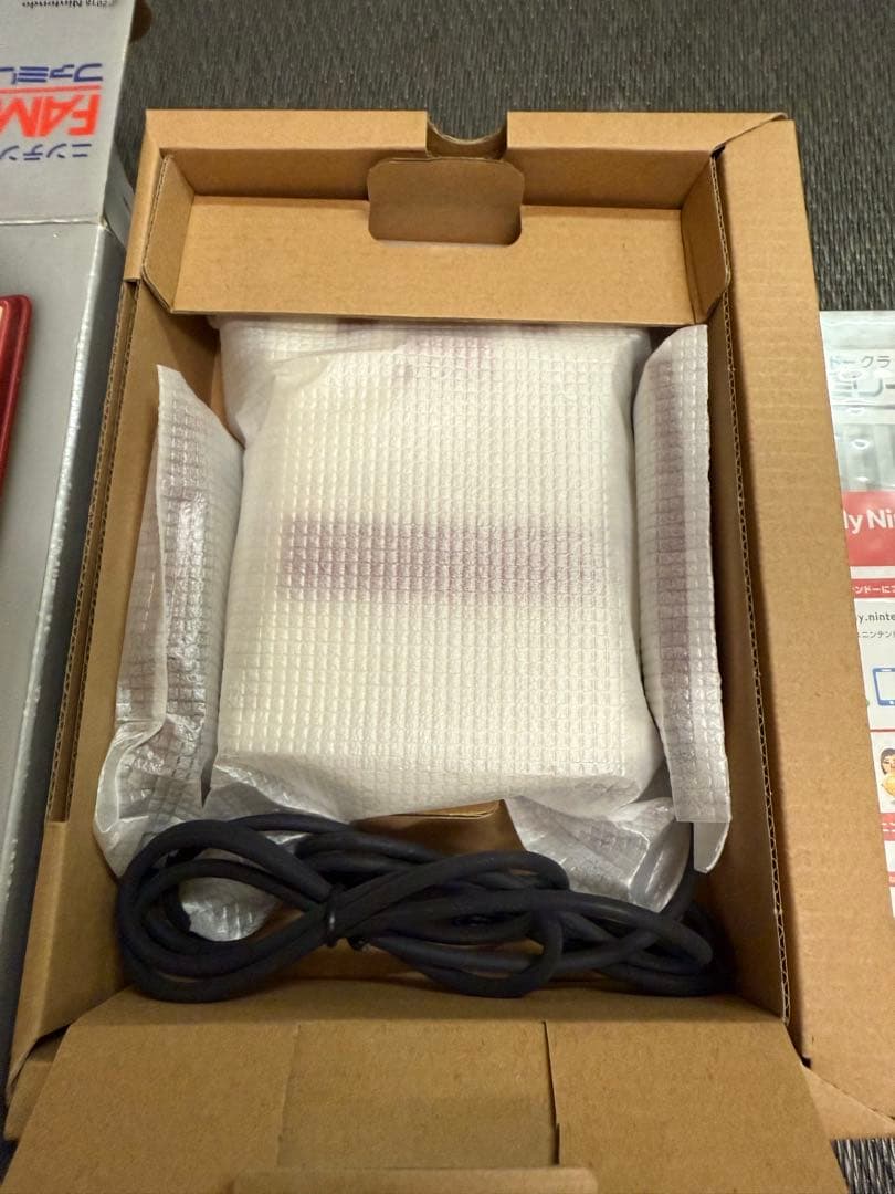 Nintendo ニンテンドークラシックミニ ファミリーコンピュータ