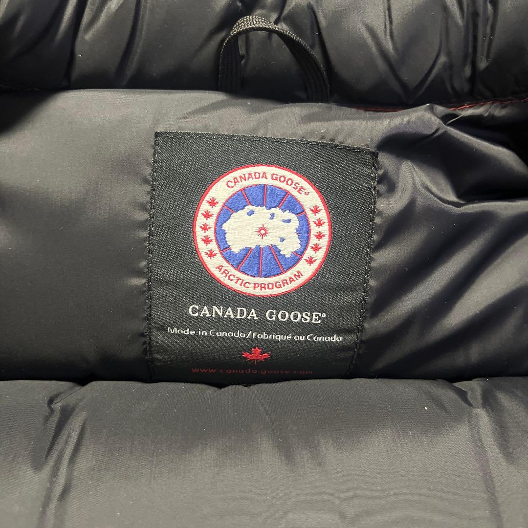   レッド ダウンベスト