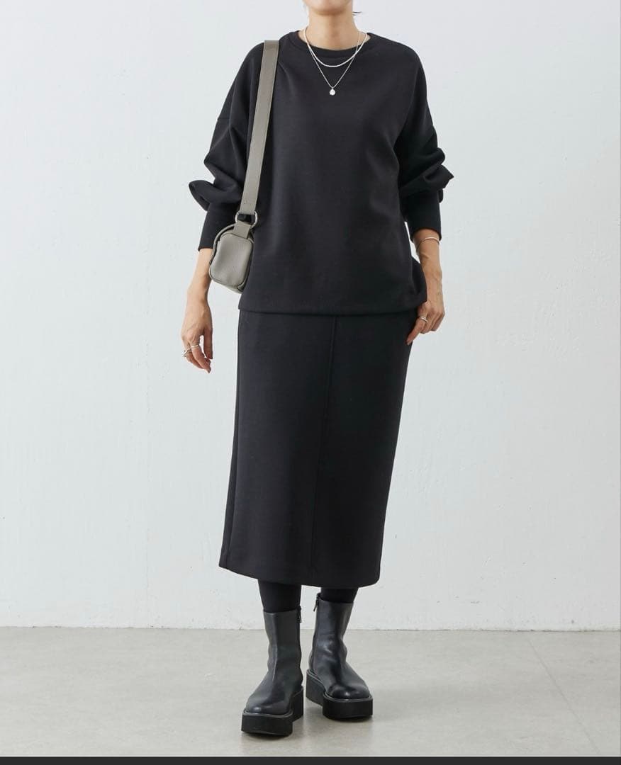 ビアズリー　ダンボールパフトレーナー　ブラック