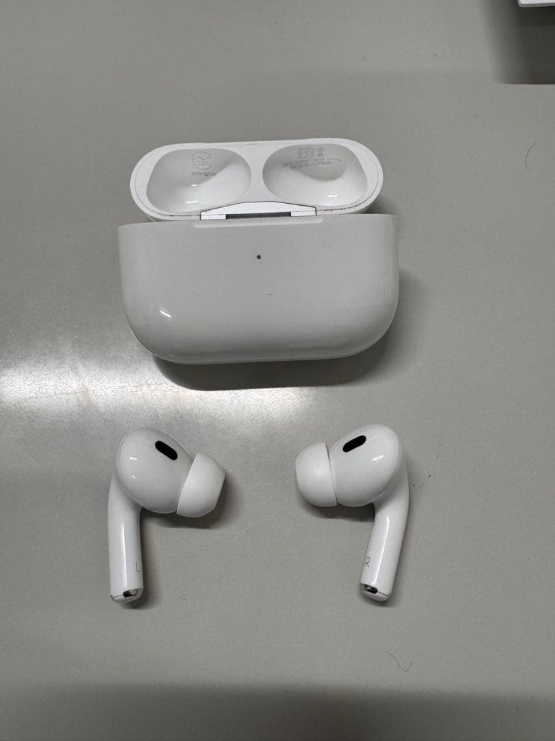 AirPods Pro 2 MagSafe対応 美品 FCRBケース付き