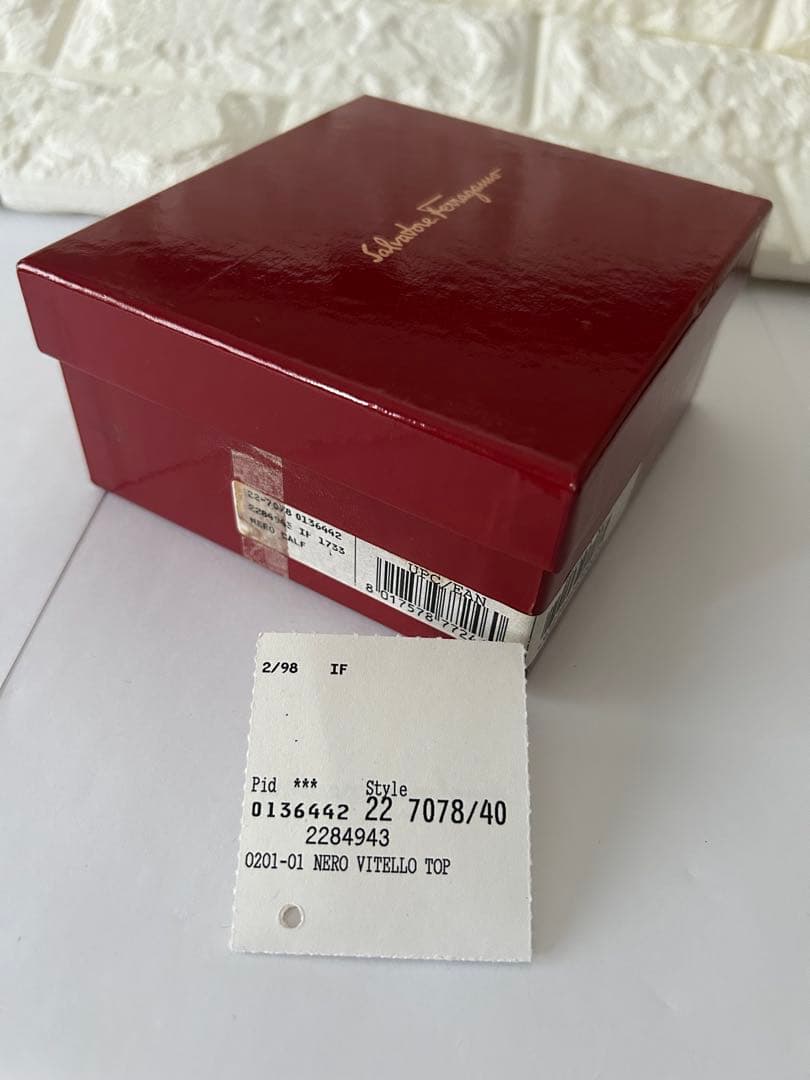 Ferragamo フェラガモ　二つ折り財布 ブラック　ガンチーニ