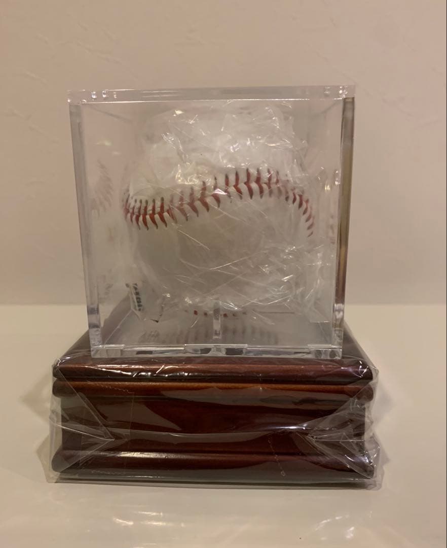 楽天イーグルス　銀次　直筆サインボール　公式品　専用ケース台座付き　オマケ付き