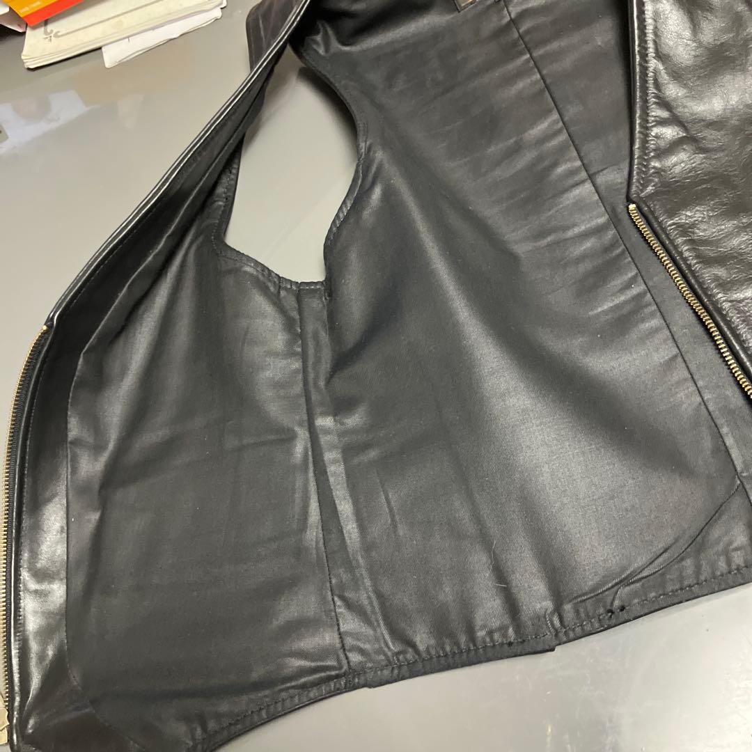 vansonレザーベスト