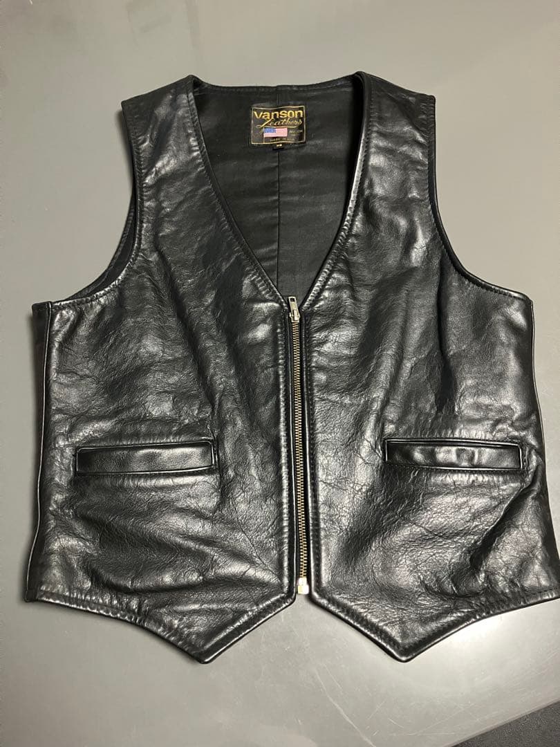 vansonレザーベスト