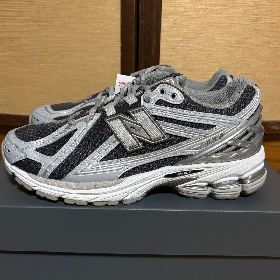 未試着タグ付　ニューバランス　U1906RCL 23.5 スニーカー