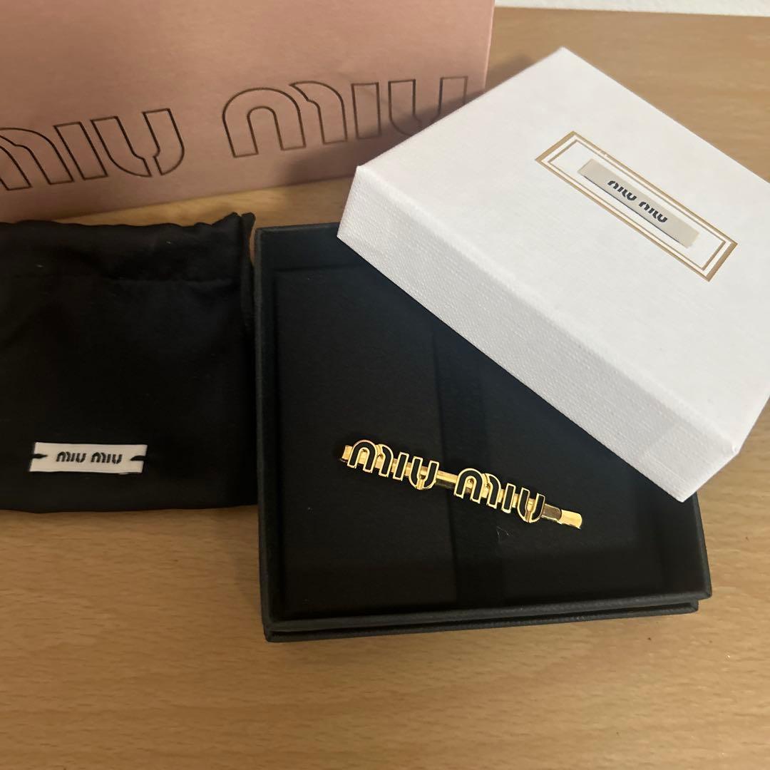 【いちご】MIU MIU ゴールド ヘアピン 専用袋・箱付き