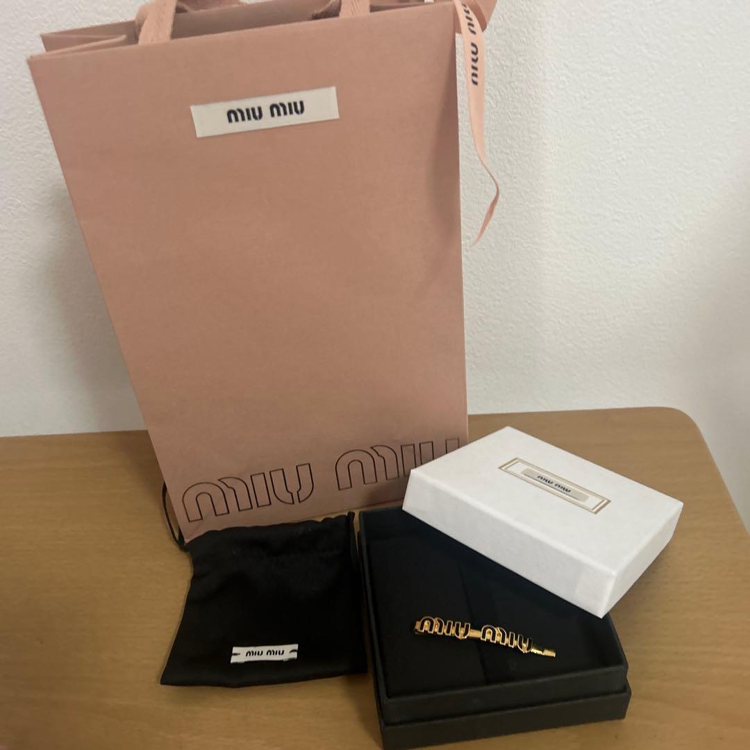 【いちご】MIU MIU ゴールド ヘアピン 専用袋・箱付き