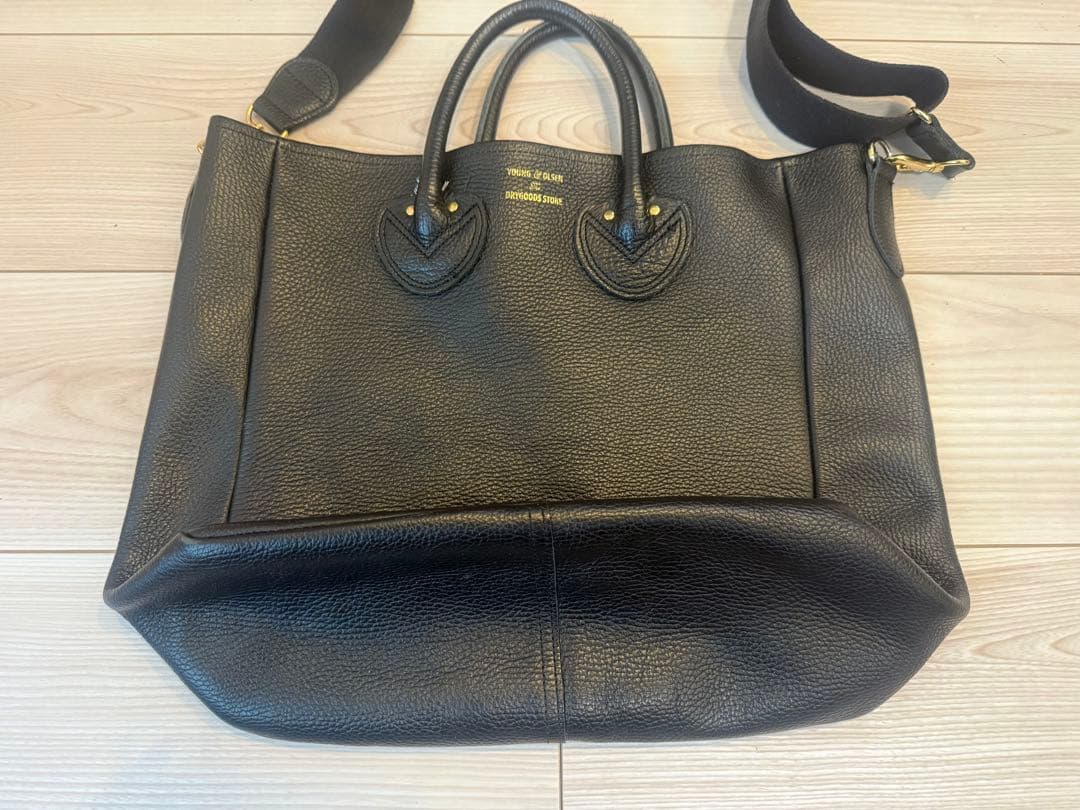 ヤングアンドオルセン　トートバック　レザー　本革　黒　シボ革　M