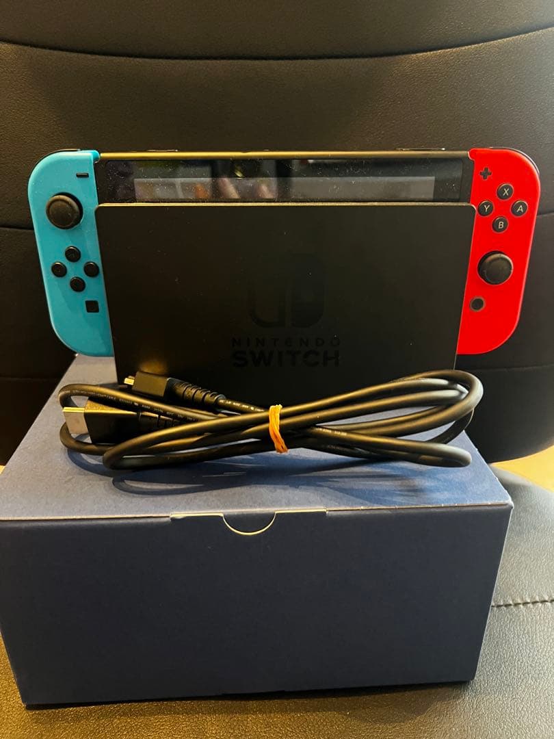Nintendo Switch 本体 青/赤　HDMIケーブル付