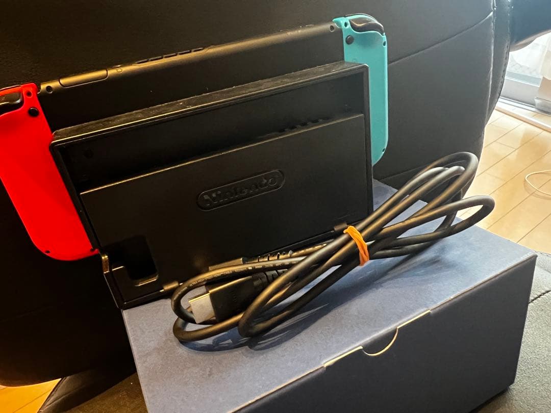 Nintendo Switch 本体 青/赤　HDMIケーブル付