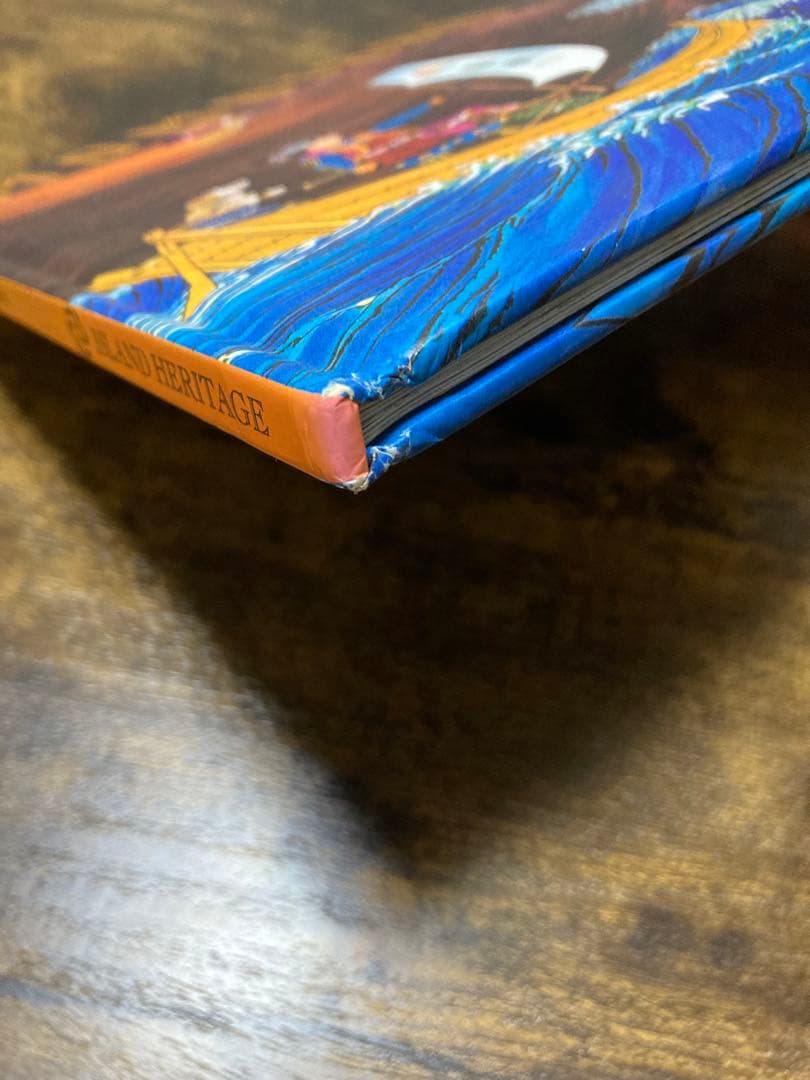 MOMOTARO: Peach Boy 絵本 HERITAGE