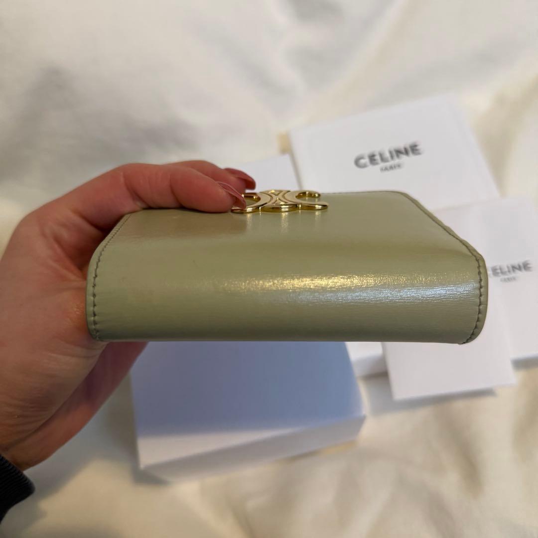 celine トリオンフ コンパクトウォレット / シャイニーカーフスキン