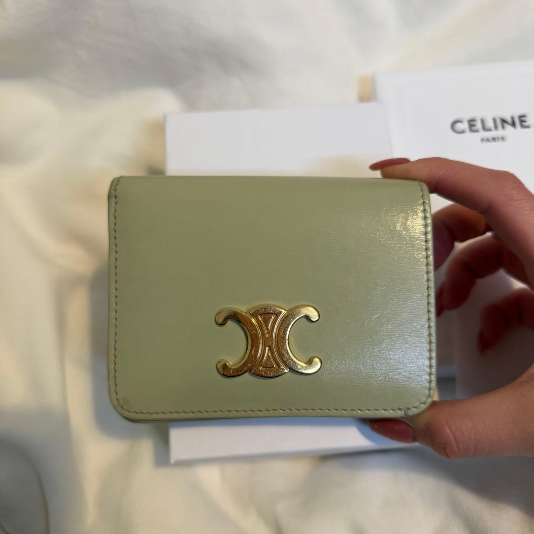 celine トリオンフ コンパクトウォレット / シャイニーカーフスキン