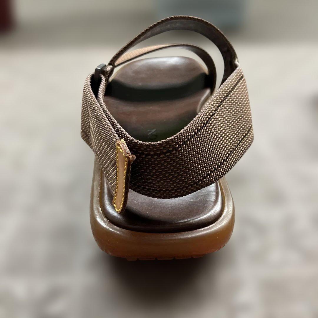 LOUIS VUITTON ブラウン サンダル