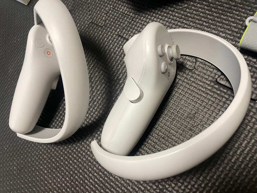 pico4.pico motion tracker二つセット