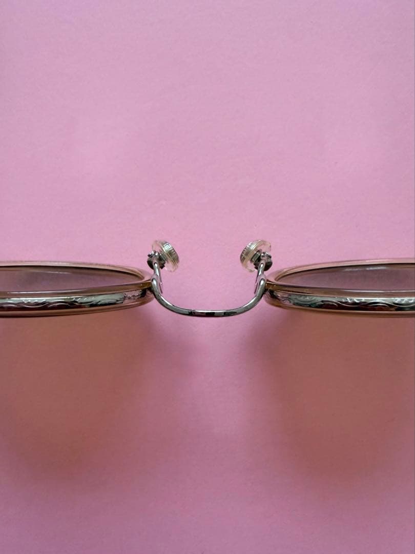 お*ん様 KANEKO OPTICAL × UA ブラウンオーバルサングラス