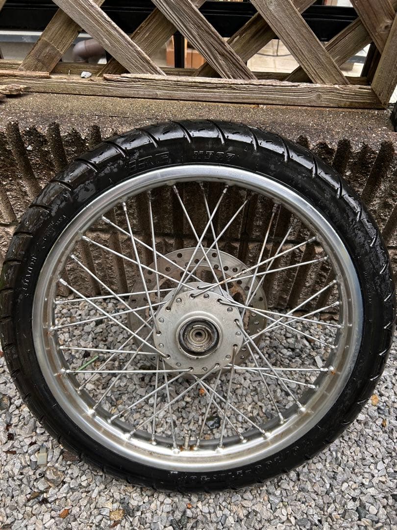 RZ50 RA02J 純正フロントホイール　タイヤ付き