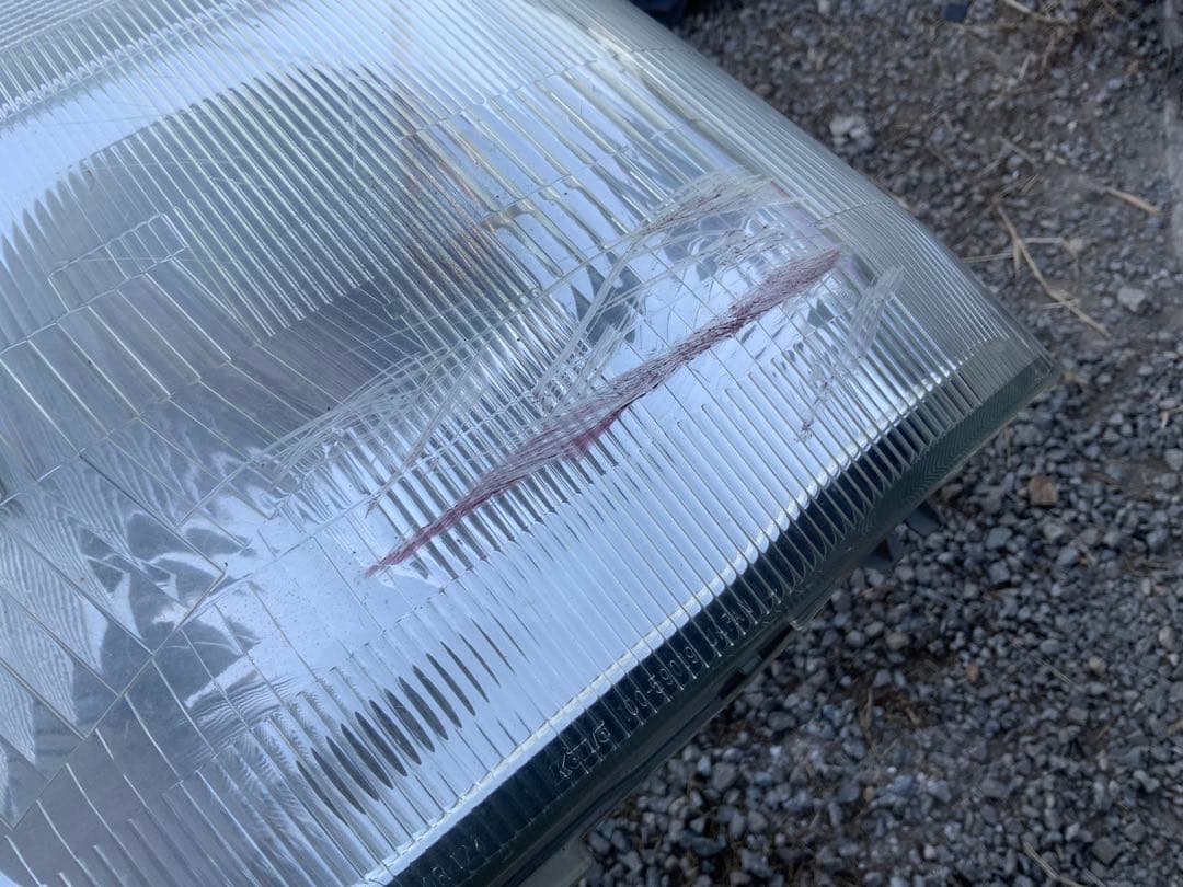 4枚目スレ傷　　キャリイ　ヘッドライト　左　レベライザー付き