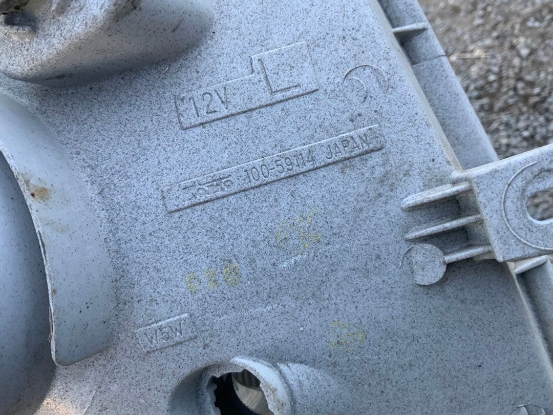 4枚目スレ傷　　キャリイ　ヘッドライト　左　レベライザー付き