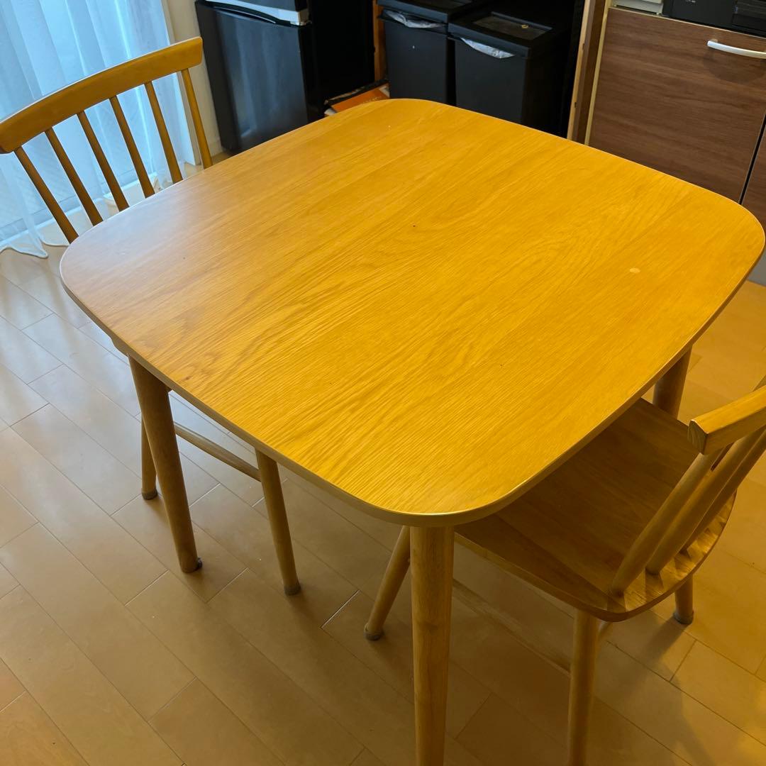 ダイニングテーブル