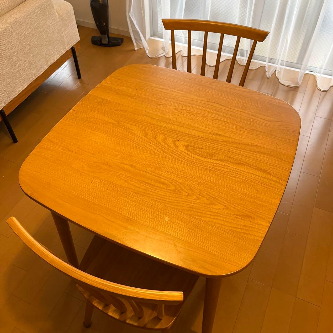 ダイニングテーブル