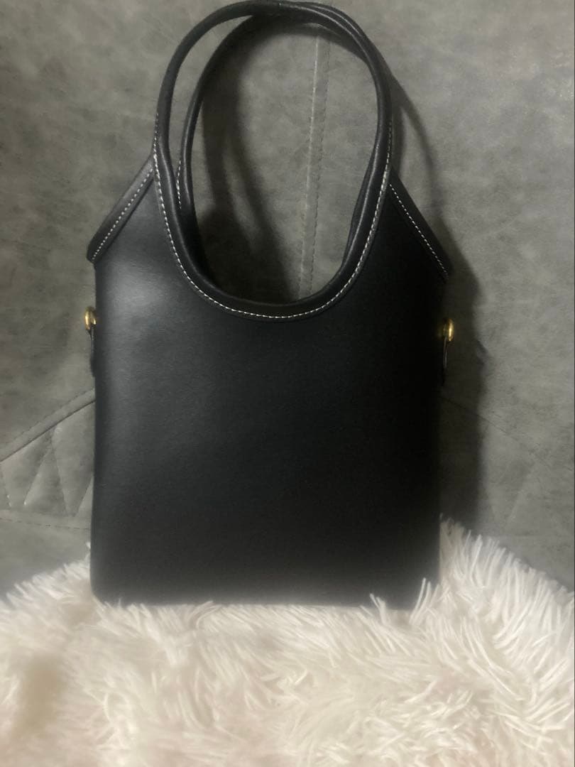 MIU MIUブラックショルダーバッグ